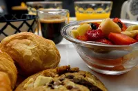 Hôtel le Tiburon - breakfast