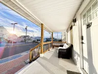 Elegant 3BR/2BA - short walk to the Beach - 4-Star