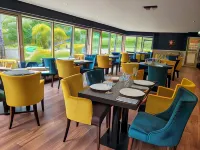 South Sands Hotel - Parkplatz