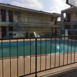 Ladybird Inn - Pools