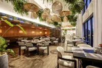 Tri Hotel Premium Itapema - Parkplatz