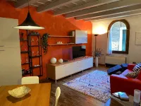Residence dei Frutti—The Pomegranate-Helles Apartment, Just a Stone's Throw from the Squares - 2-Star