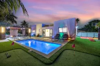 Beautiful 4BR Miami Villa with Heated Pool & Private Game Yard - Villas