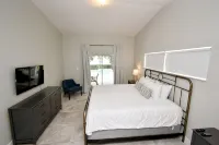 Greater Groves - 5 Bedrooms House w/Pool-5202GG Home by RedAwning - 4 stjerner