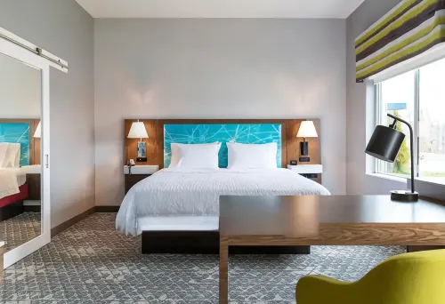 Hampton Inn and Suites by Hilton North Haven - piscina