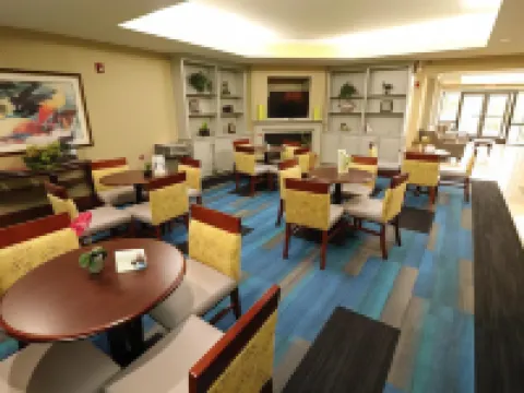 Days Inn by Wyndham Burlington East Hotels in Graham