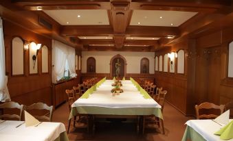 Hotel-Restaurant Zum Kirschbaum