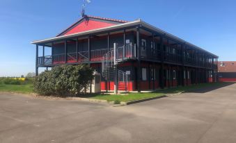 3. 쿠에트호텔 맹비..