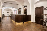 Hotel Royal Hotels in Brux