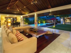 Chandra Bali Villas