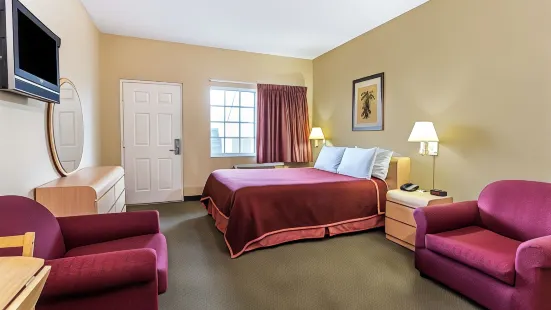 Travelodge Suites by Wyndham Lake Okeechobee