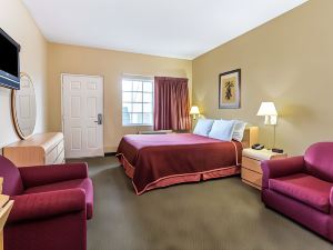 Travelodge Suites by Wyndham Lake Okeechobee