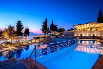 Porto Galini Seaside Resort & Spa فنادق في Perigiali