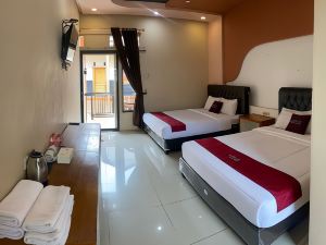 Hollymoon Sekar Ayu Hotel