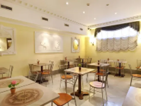 ホテル ストロンボリ ローマのホテル