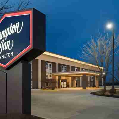 Hampton Inn Lawrence Hotel Exterior