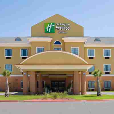 Holiday Inn Express & Suites Kingsville Hotel Exterior