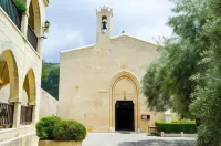 Club St. George Hotels in 