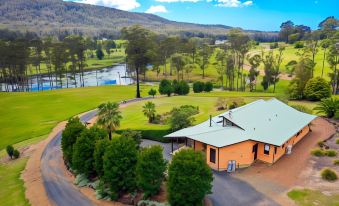 Clarendon Forest Retreat