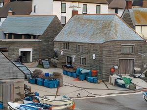 Cadgwith Cove Inn