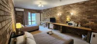 Magdala Motor Lodge & Lakeside Restaurant Hotels in Stawell