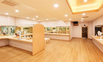 Dongbusan Oncheon Hotel - Housity