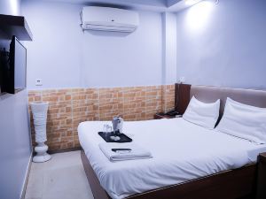 Roomshala 127 Mannat Stay - Laxmi Nagar