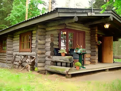 Metsäpirtti Hotels in Asikkala