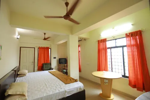 Arackal Tourist Home Hotels in Tripunittura