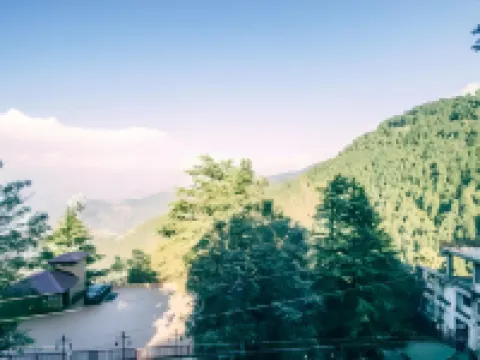 Hotel Holiday Plaza Dalhousie - Near Ghandhi Chowk Mall Road Hotels in Chamba