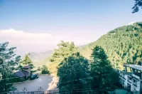 Hotel Holiday Plaza Dalhousie - Near Ghandhi Chowk Mall Road