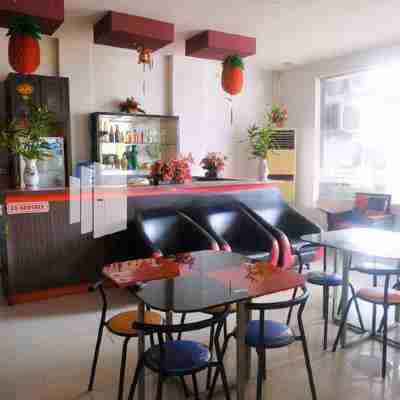 Hotel Permata Makassar Mitra RedDoorz Dining/Meeting Rooms