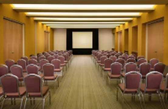 蒙特雷機場希爾頓花園酒店