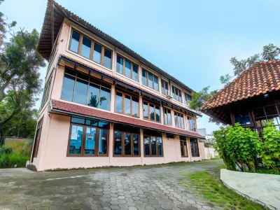OYO 93470 Bans Kostel Hotel dekat Muara Indah Suak