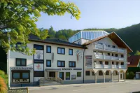 Forellenhof Rössle Hotel & Restaurant Hoteles en Lichtenstein