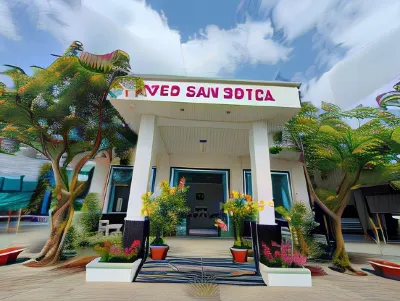 Khach San Ngoc HAN Hotels in der Nähe von Quan Âm lộ thiên núi Cấm