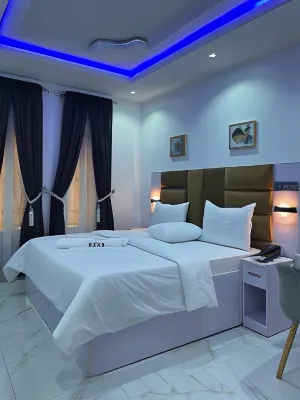 Hotel Los Reyes Hotels near بنين سيتي