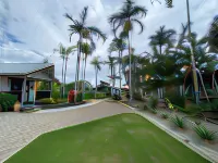 Palm View Holiday Apartments - Pool