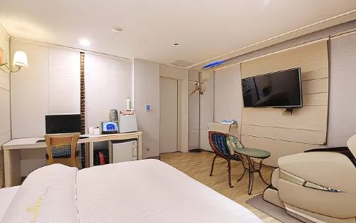 Hotel River