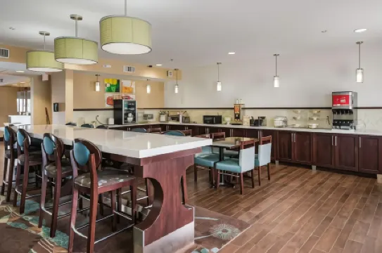 Quality Inn & Suites Quincy - Downtown