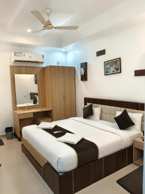 Hotel M S Pride - วิวภูเขา