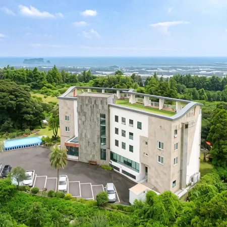 Jeju M Resort Отели рядом с достопримечательностью «Храм Попхваса»