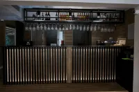 Crown Salamis Suites - Baarit