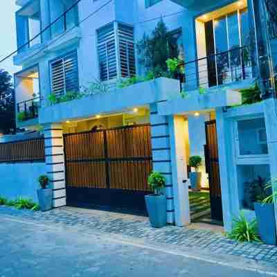 8 Plus Motels Hotel Exterior