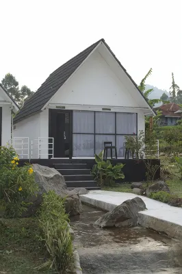 Ciwidey Hills & Wetland Hotel dekat Petik Strawberry Ciwidey
