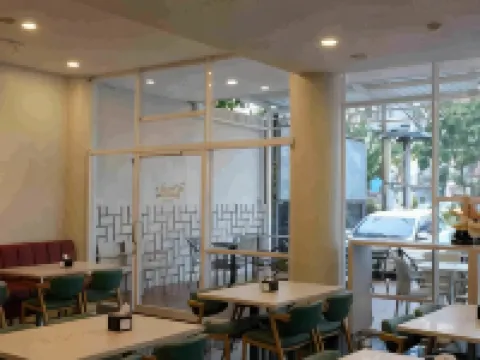 飛濺飯店 明古魯住宿飯店