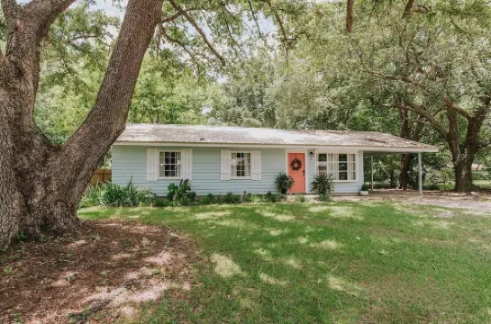 3Br/2BA w/Golf Cart! Near the Beach and Downtown in Ocean Springs! Maison Bleu