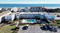 Ocean View Retreat: Cozy Condo with Pool, Bikes & 1 Min to Beach! Hotel di 
