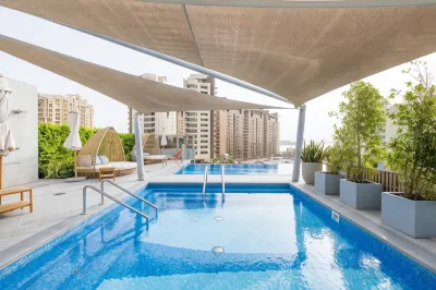 Ultra Luxury Palm Tower with Shared Hotel Facilities
