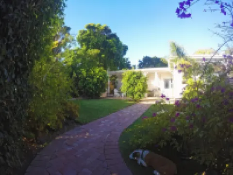 Paradiso Guesthouse & Self-Catering Cottage